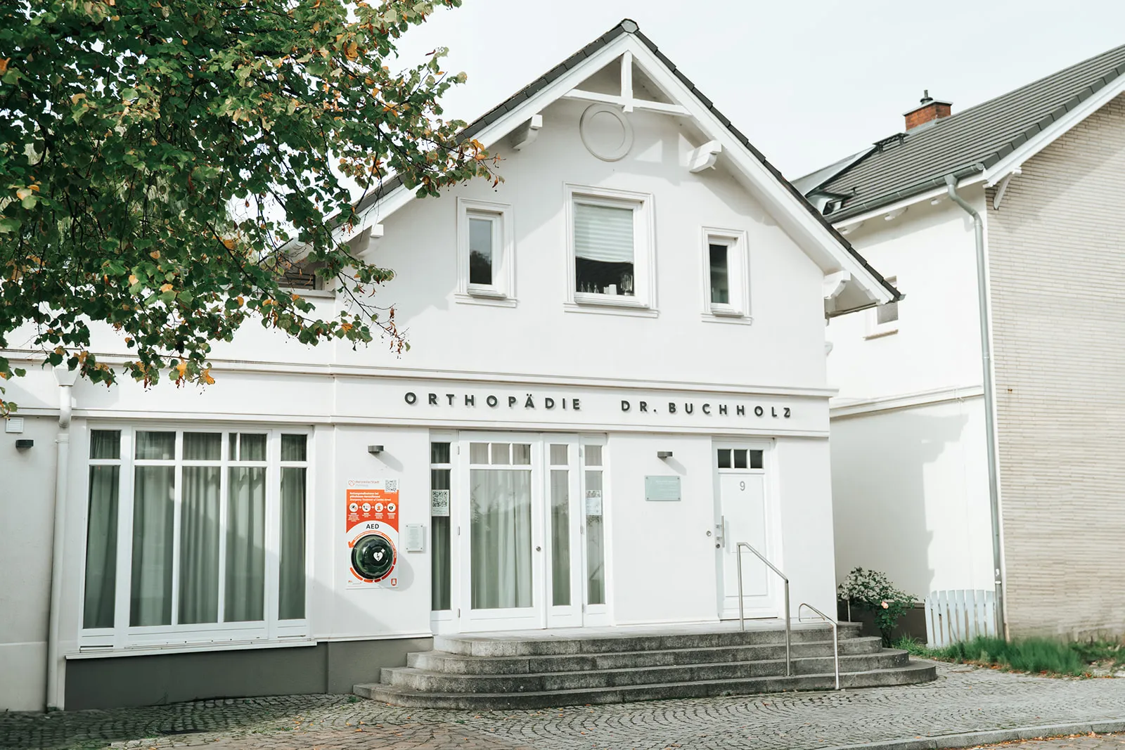 Außenansicht der Praxis Orthopädie Dr. Buchholz in der Nienstedtener Straße 9